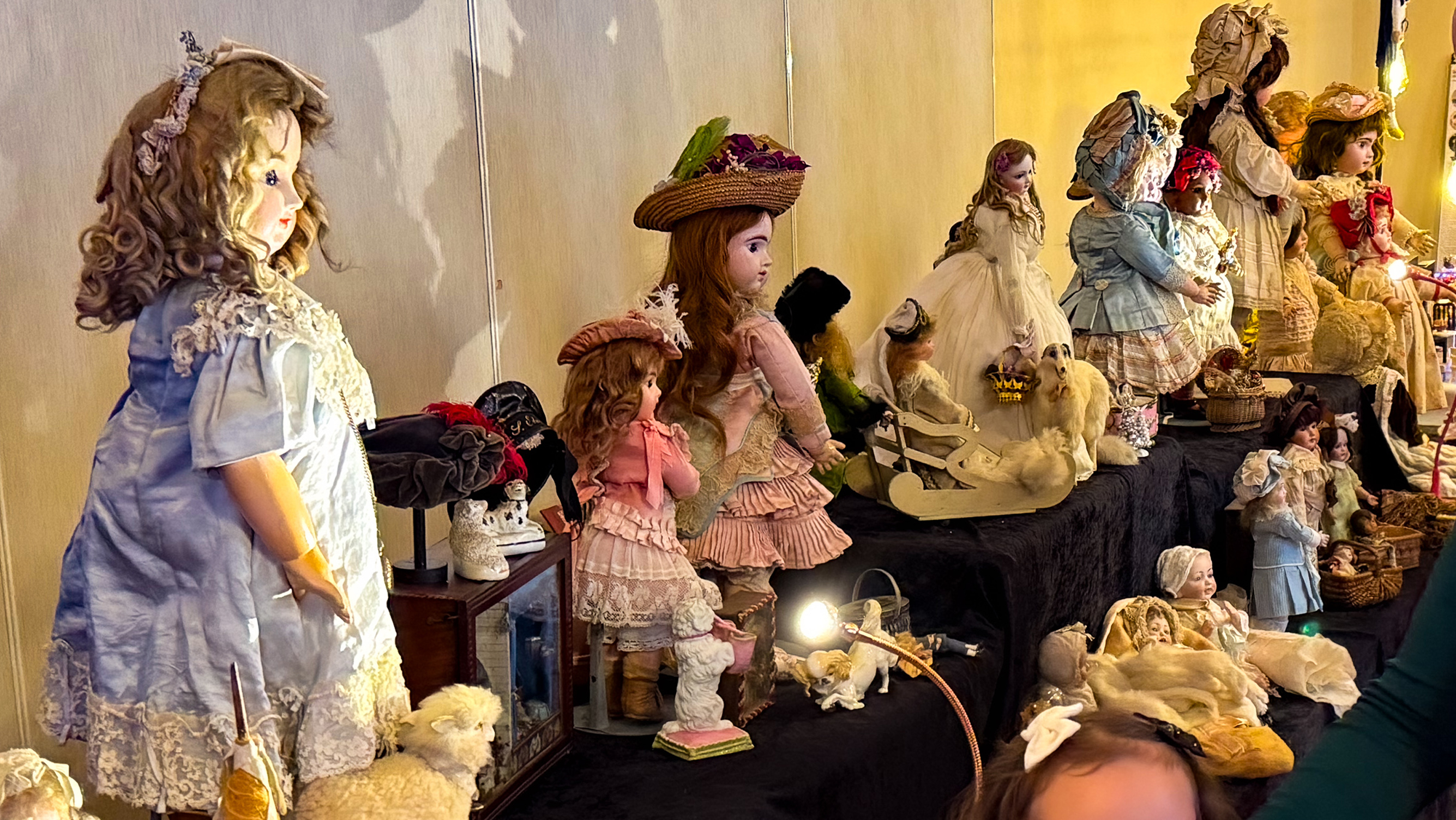 Ausstellung alter Puppen in Wien