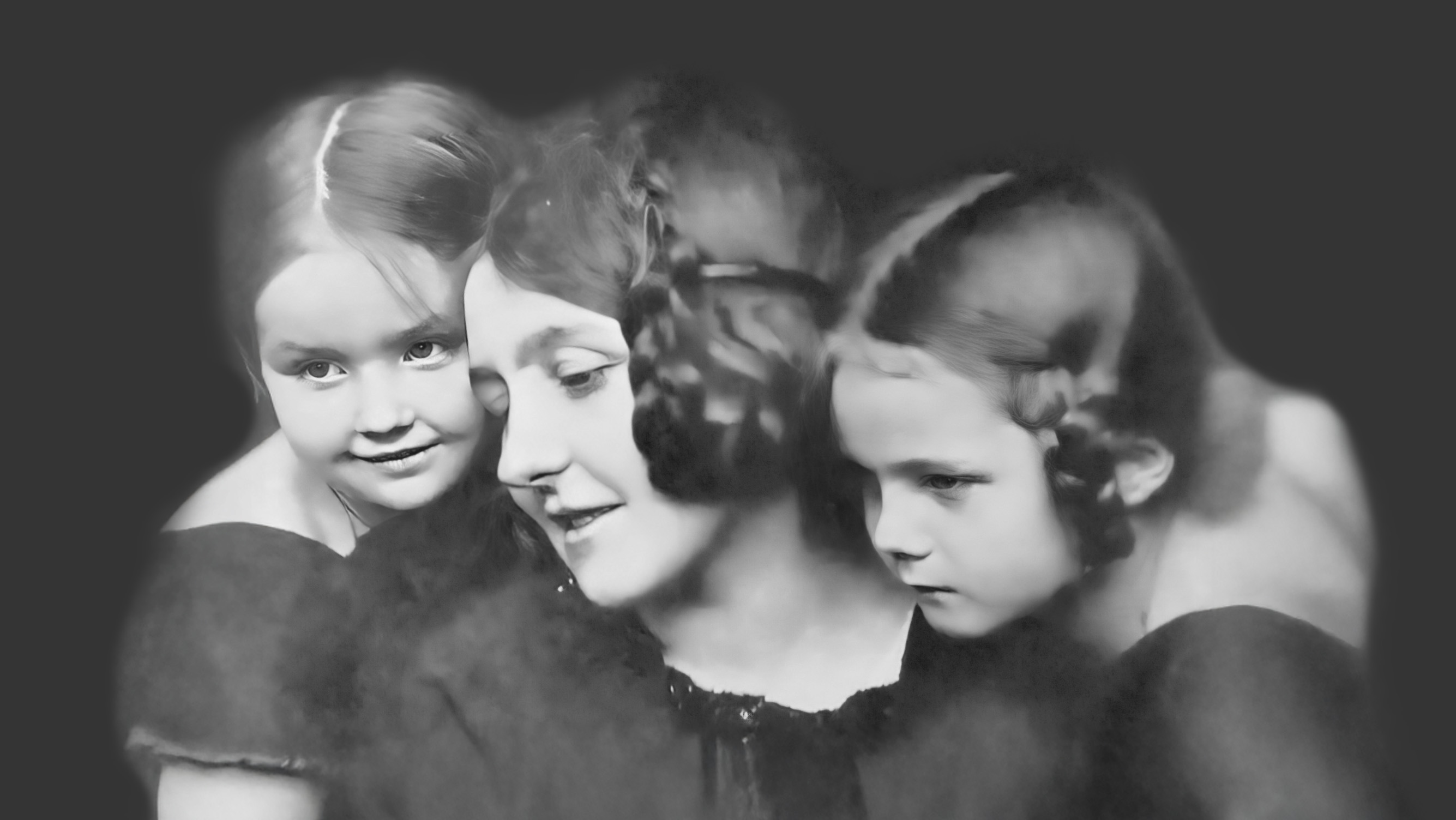 Käthe Kruse mit ihren Töchtern Fifi (Sophie) und Mimerle (Maria)