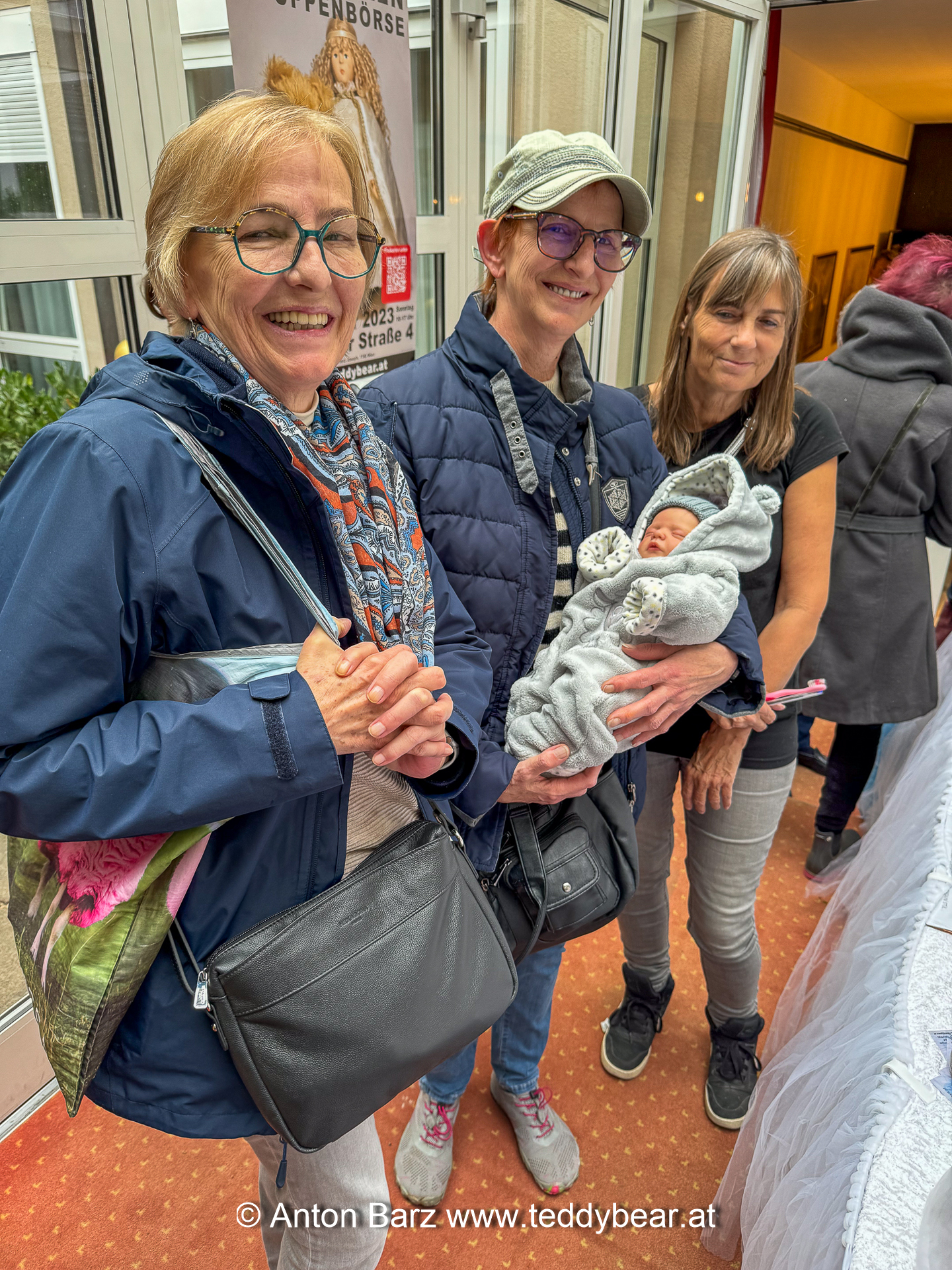 Ingrid Gattringer mit Reborn Fans