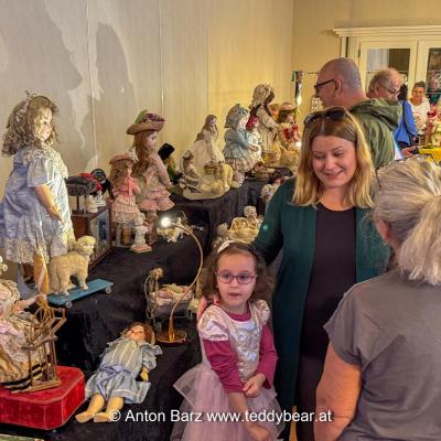Wien Teddybaeren Puppen Miniaturen Boerse 2024 39 Von 100