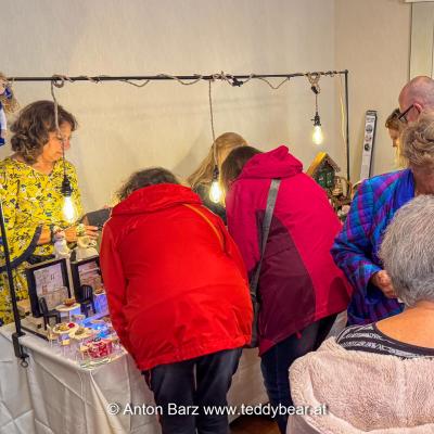 Wien Teddybaeren Puppen Miniaturen Boerse 2024 45 Von 100