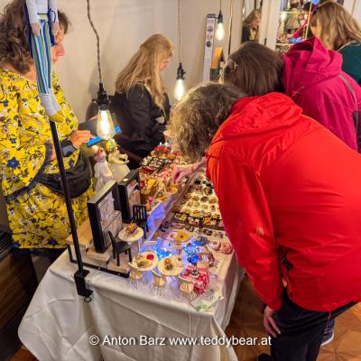 Wien Teddybaeren Puppen Miniaturen Boerse 2024 46 Von 100