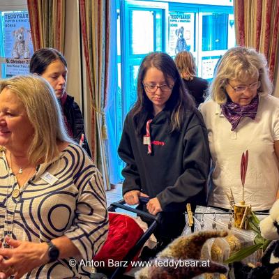 Wien Teddybaeren Puppen Miniaturen Boerse 2024 63 Von 100