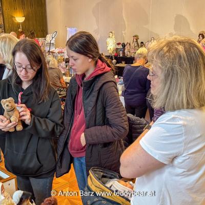 Wien Teddybaeren Puppen Miniaturen Boerse 2024 76 Von 100
