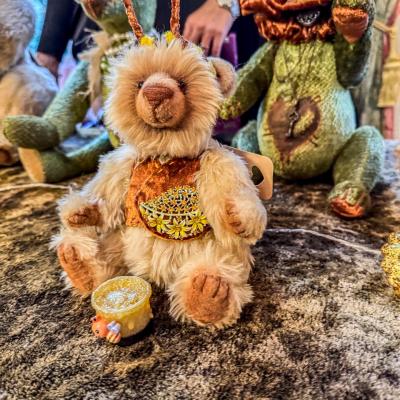 Wien Teddybaeren Puppen Miniaturen Boerse 2024 93 Von 100